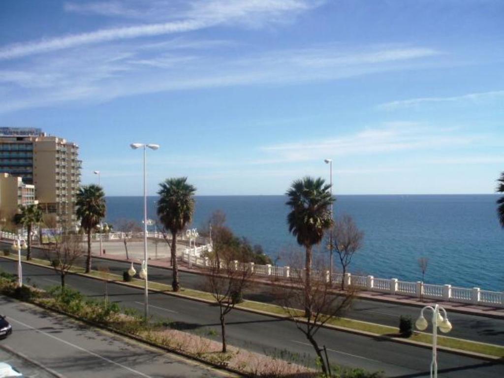 Apartamentos Torreon Del Mar Benalmádena Quarto foto